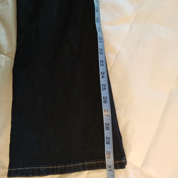 Lee jeans. 8 short. - Picture 6 of 10